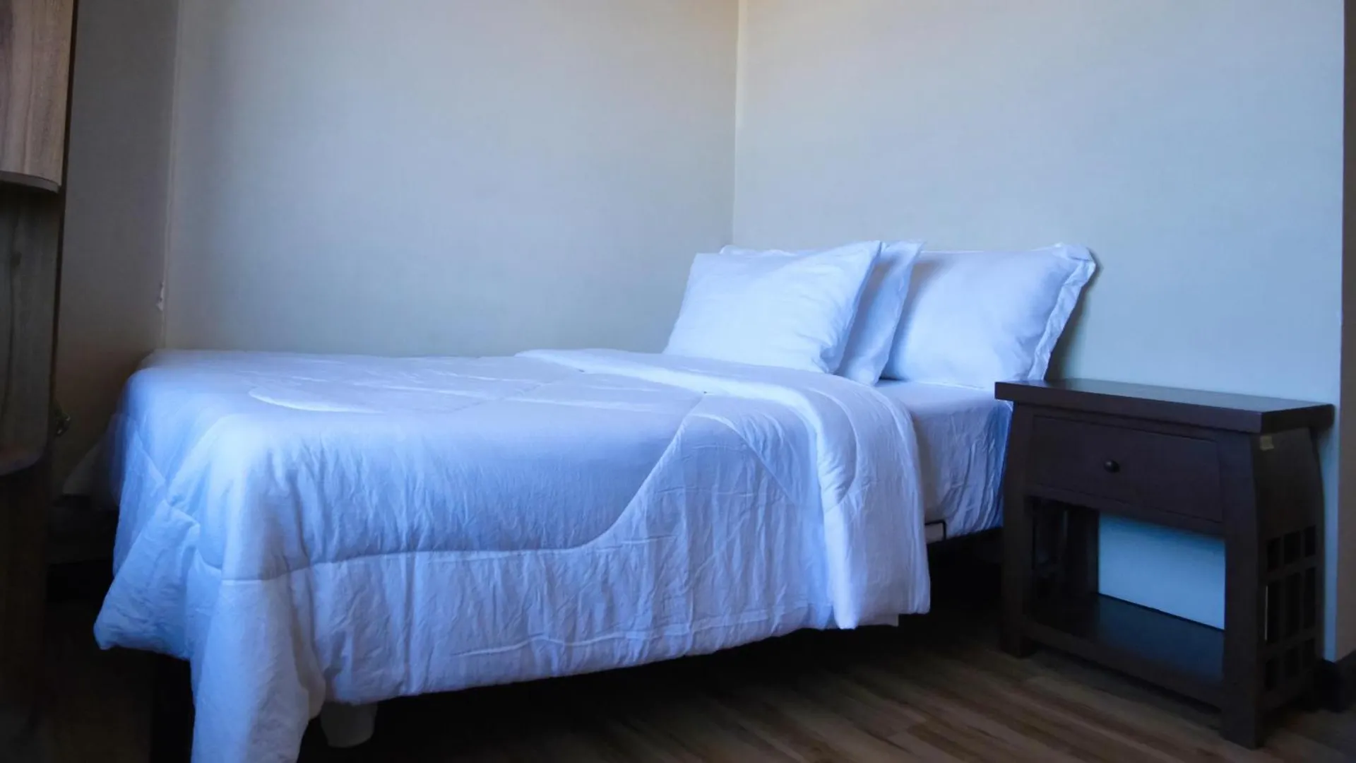 King Bed 2Br European Style City Center In Davao City Philippines Feriehus